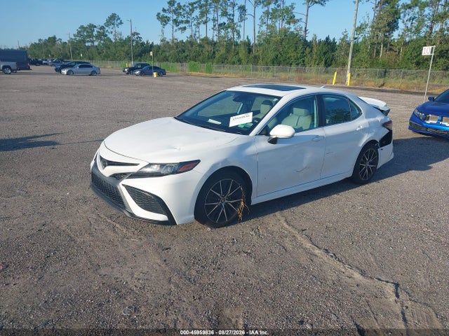 45959836 :رقم المزاد ، 4T1T11AK4NU049519 vin ، 2022 Toyota Camry Se مزاد بيع