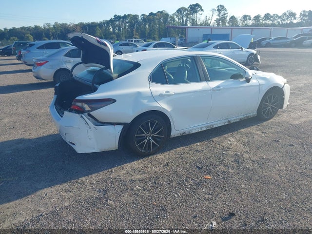 45959836 :رقم المزاد ، 4T1T11AK4NU049519 vin ، 2022 Toyota Camry Se مزاد بيع