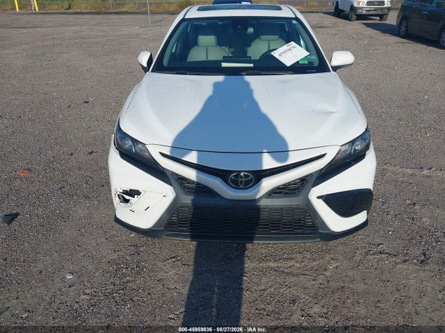 45959836 :رقم المزاد ، 4T1T11AK4NU049519 vin ، 2022 Toyota Camry Se مزاد بيع