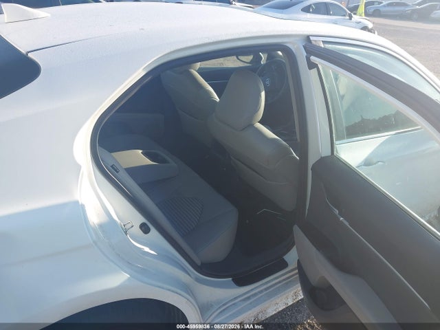 45959836 :رقم المزاد ، 4T1T11AK4NU049519 vin ، 2022 Toyota Camry Se مزاد بيع