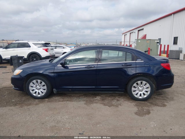 Chrysler 200 LX 2014 1C3CCBAB1EN122428 Image 14