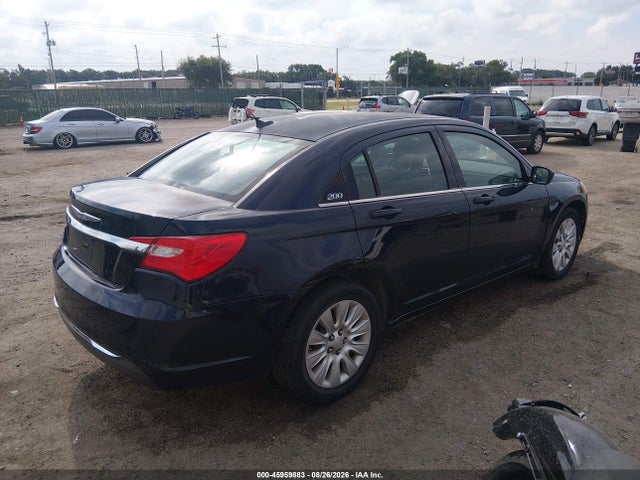 Chrysler 200 LX 2014 1C3CCBAB1EN122428 Image 4