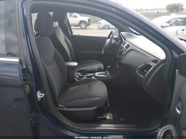 Chrysler 200 LX 2014 1C3CCBAB1EN122428 Image 5