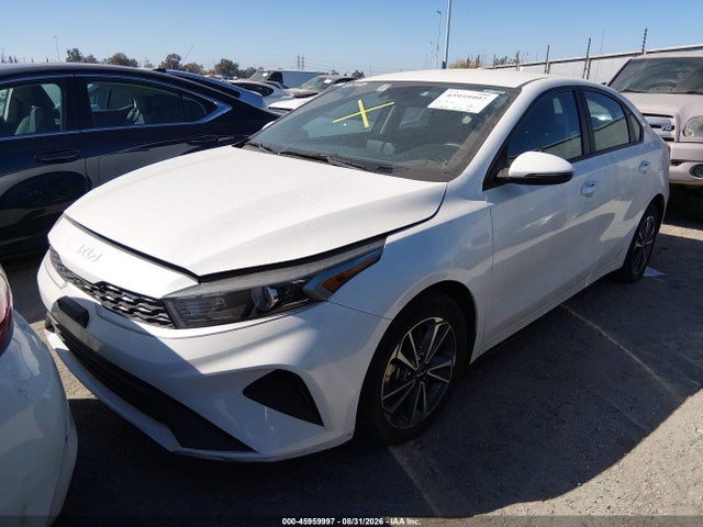 KIA Forte Lxs 2023 3KPF24AD0PE609863 Image 2