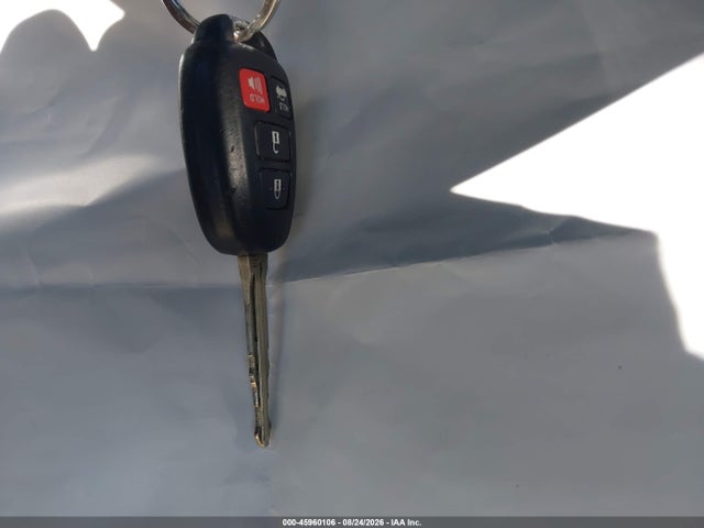 Продажа на аукционе авто 2017 Toyota Corolla Le, vin: 5YFBURHEXHP617571, номер лота: 45960106