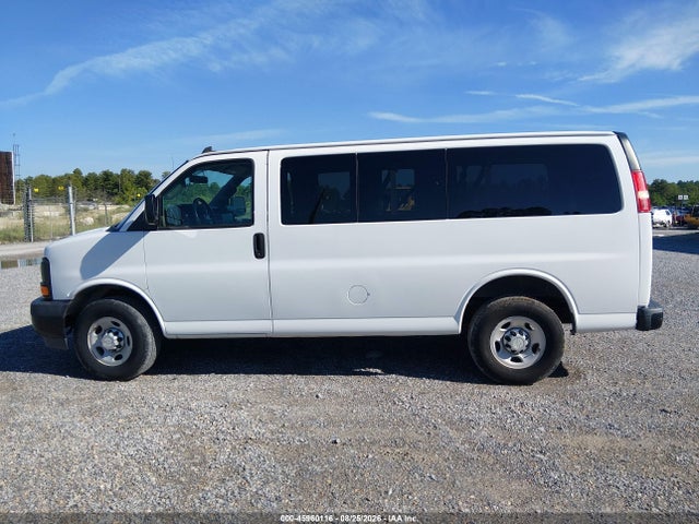 45960116 :رقم المزاد ، 1GNWGEFG9H1288685 vin ، 2017 Chevrolet Express 2500 Ls مزاد بيع
