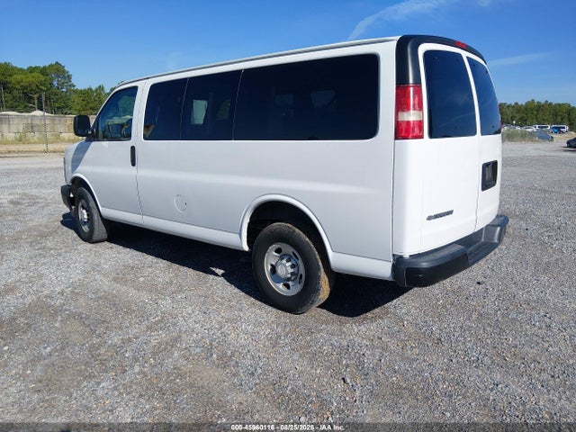45960116 :رقم المزاد ، 1GNWGEFG9H1288685 vin ، 2017 Chevrolet Express 2500 Ls مزاد بيع