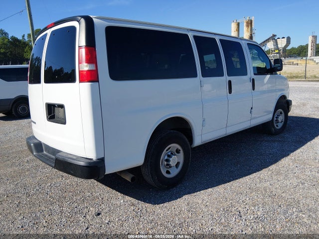 45960116 :رقم المزاد ، 1GNWGEFG9H1288685 vin ، 2017 Chevrolet Express 2500 Ls مزاد بيع
