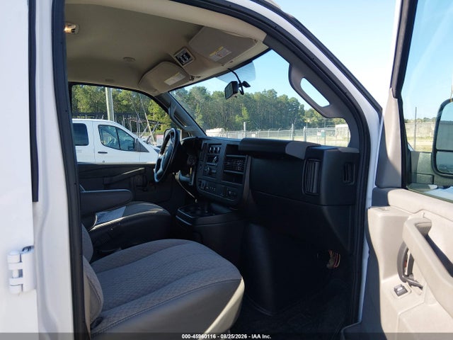 45960116 :رقم المزاد ، 1GNWGEFG9H1288685 vin ، 2017 Chevrolet Express 2500 Ls مزاد بيع
