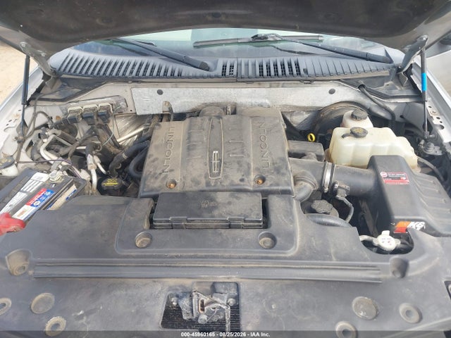 45960165 :رقم المزاد ، 5LMFU28549LJ01167 vin ، 2009 Lincoln Navigator مزاد بيع