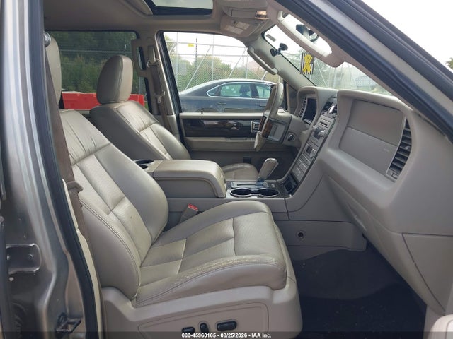 45960165 :رقم المزاد ، 5LMFU28549LJ01167 vin ، 2009 Lincoln Navigator مزاد بيع