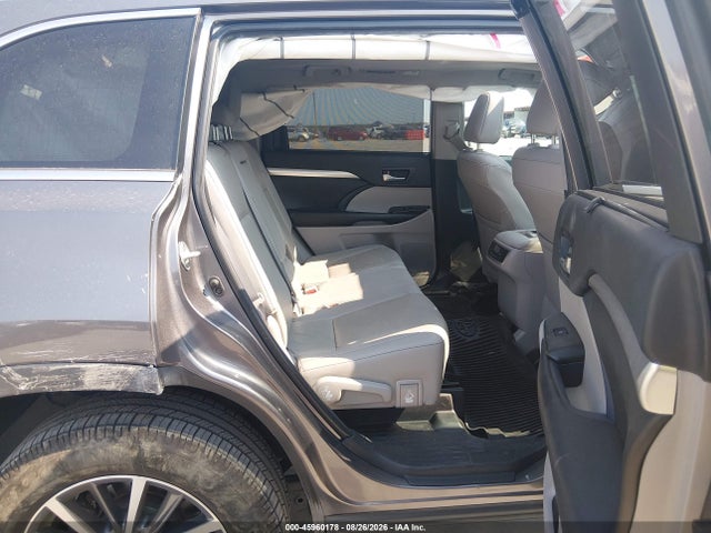 45960178 :رقم المزاد ، 5TDJZRFH1KS618505 vin ، 2019 Toyota Highlander Xle مزاد بيع