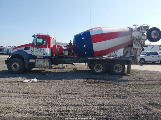 45960190 :رقم المزاد ، 1M2GR2GC3MM020771 vin ، 2021 Mack Granite Cement Truck مزاد بيع