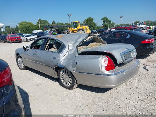 Продажа на аукционе авто 2004 Lincoln Town Car Signature, vin: 1LNHM81W84Y662307, номер лота: 45960203