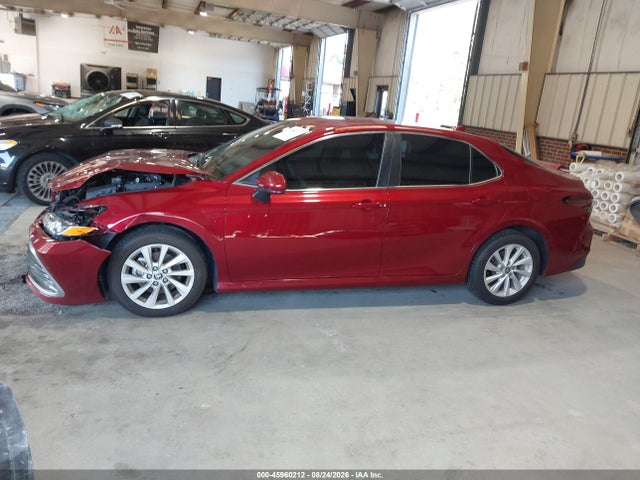 Продаж на аукціоні авто 2022 Toyota Camry Le, vin: 4T1C11AKXNU675981, номер лоту: 45960212