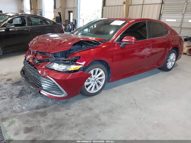 Продаж на аукціоні авто 2022 Toyota Camry Le, vin: 4T1C11AKXNU675981, номер лоту: 45960212