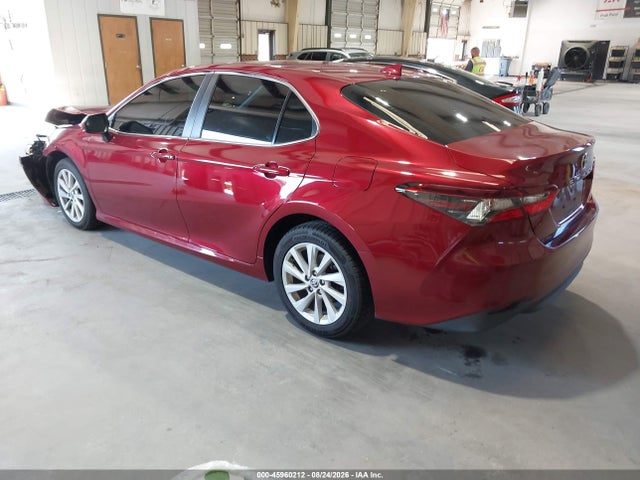 Продаж на аукціоні авто 2022 Toyota Camry Le, vin: 4T1C11AKXNU675981, номер лоту: 45960212