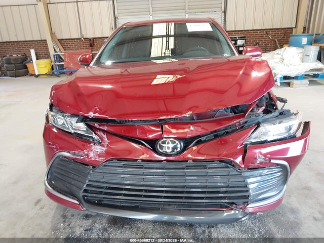 Продаж на аукціоні авто 2022 Toyota Camry Le, vin: 4T1C11AKXNU675981, номер лоту: 45960212