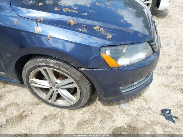 2015 Volkswagen Passat 1.8t Se მანქანა იყიდება აუქციონზე, vin: 1VWBS7A34FC025203, აუქციონის ნომერი: 45960229