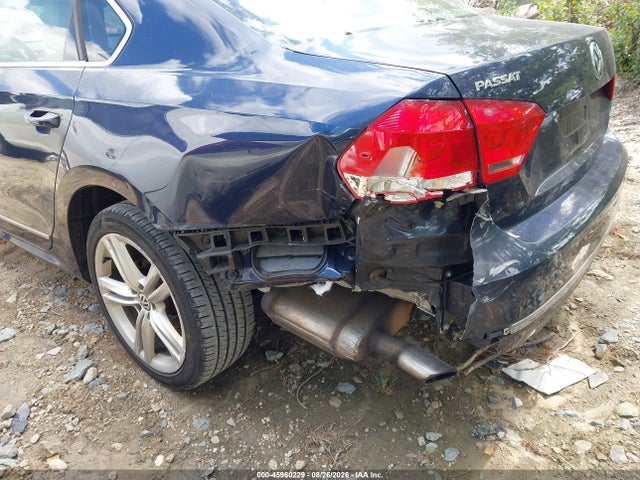 2015 Volkswagen Passat 1.8t Se მანქანა იყიდება აუქციონზე, vin: 1VWBS7A34FC025203, აუქციონის ნომერი: 45960229