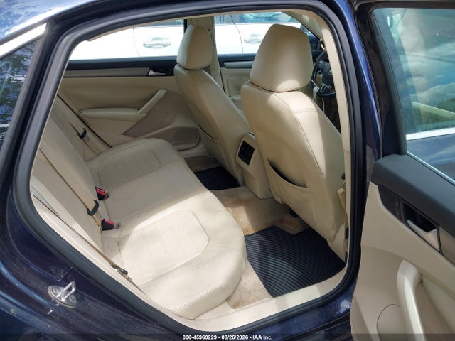 2015 Volkswagen Passat 1.8t Se მანქანა იყიდება აუქციონზე, vin: 1VWBS7A34FC025203, აუქციონის ნომერი: 45960229