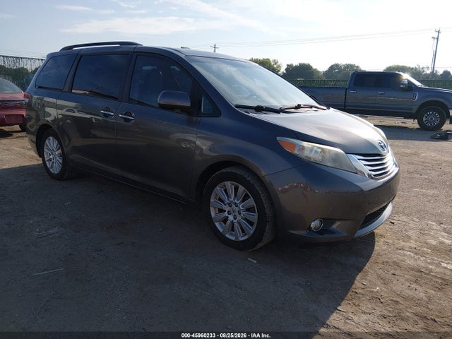 2011 Toyota Sienna Limited V6 მანქანა იყიდება აუქციონზე, vin: 5TDYK3DC4BS044828, აუქციონის ნომერი: 45960233