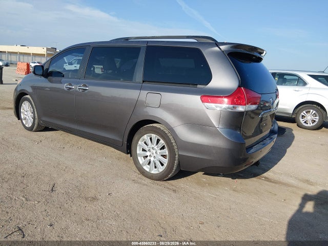 45960233 :رقم المزاد ، 5TDYK3DC4BS044828 vin ، 2011 Toyota Sienna Limited V6 مزاد بيع