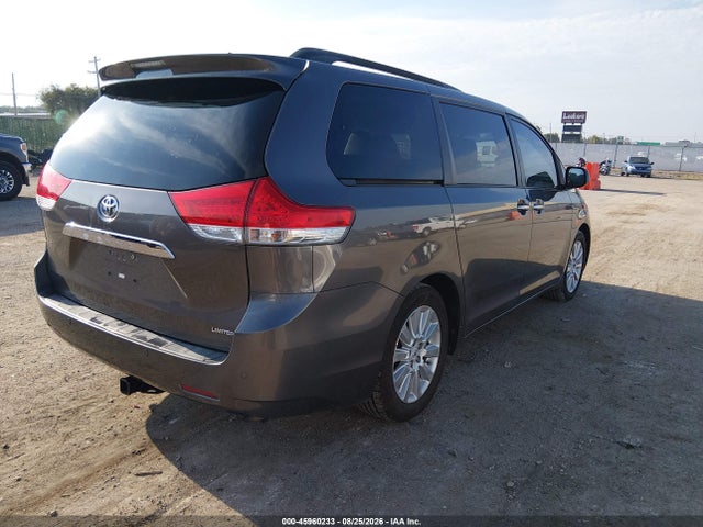 45960233 :رقم المزاد ، 5TDYK3DC4BS044828 vin ، 2011 Toyota Sienna Limited V6 مزاد بيع