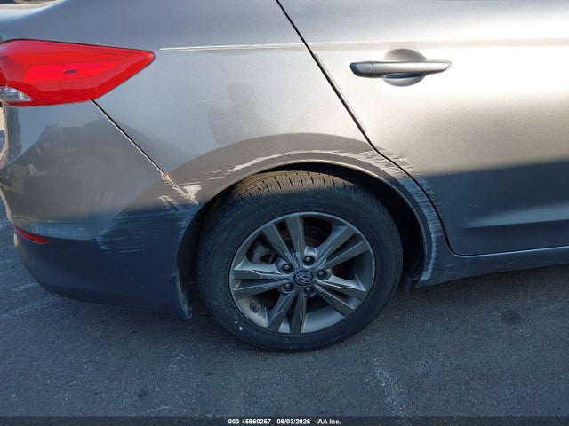 Продажа на аукционе авто 2018 Hyundai Elantra Sel, vin: 5NPD84LF1JH369486, номер лота: 45960257