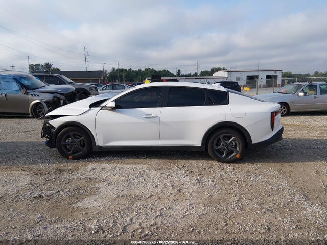 2025 Kia K4 Lxs მანქანა იყიდება აუქციონზე, vin: 3KPFT4DE3SE135160, აუქციონის ნომერი: 45960278