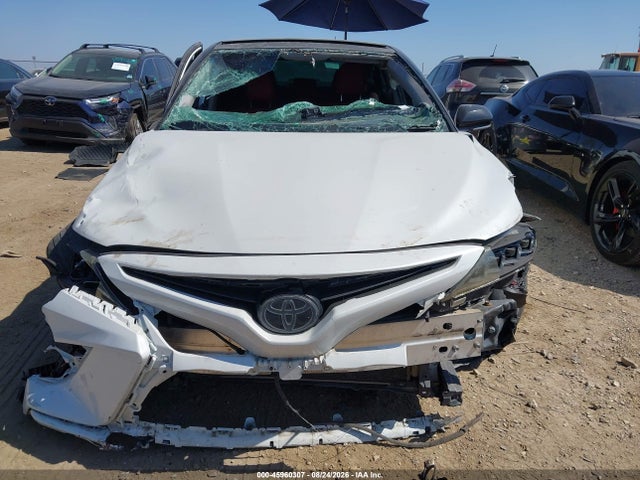 45960307 :رقم المزاد ، 4T1B61HK2JU068289 vin ، 2018 Toyota Camry Xse مزاد بيع