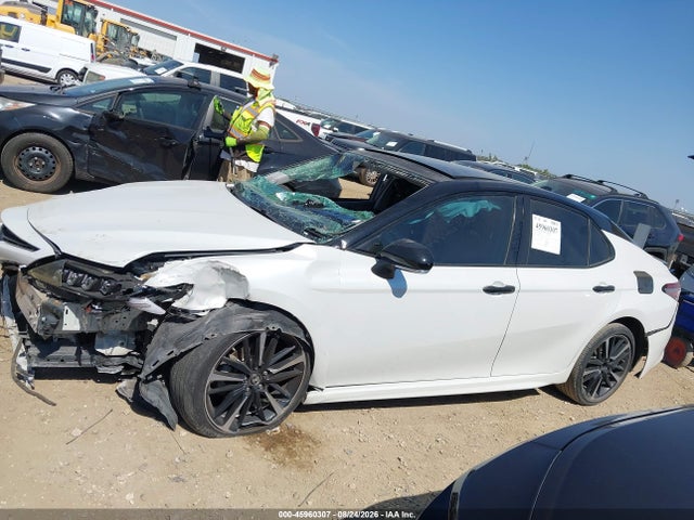 45960307 :رقم المزاد ، 4T1B61HK2JU068289 vin ، 2018 Toyota Camry Xse مزاد بيع