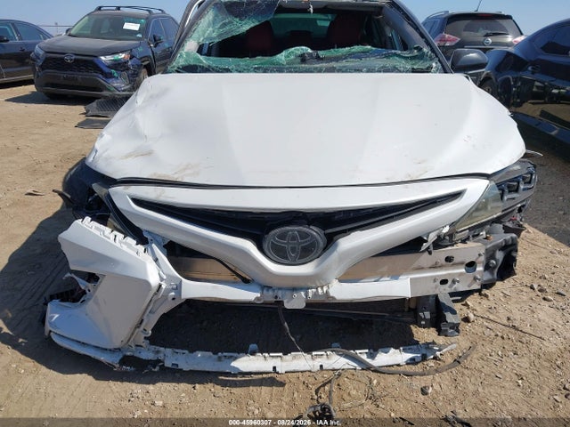 45960307 :رقم المزاد ، 4T1B61HK2JU068289 vin ، 2018 Toyota Camry Xse مزاد بيع