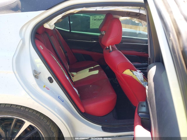 45960307 :رقم المزاد ، 4T1B61HK2JU068289 vin ، 2018 Toyota Camry Xse مزاد بيع