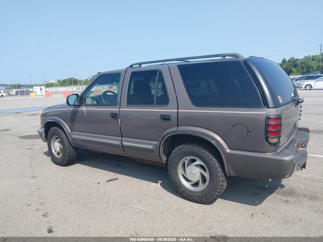 45960349 :رقم المزاد ، 1GNDT13WXY2284582 vin ، 2000 Chevrolet Blazer مزاد بيع