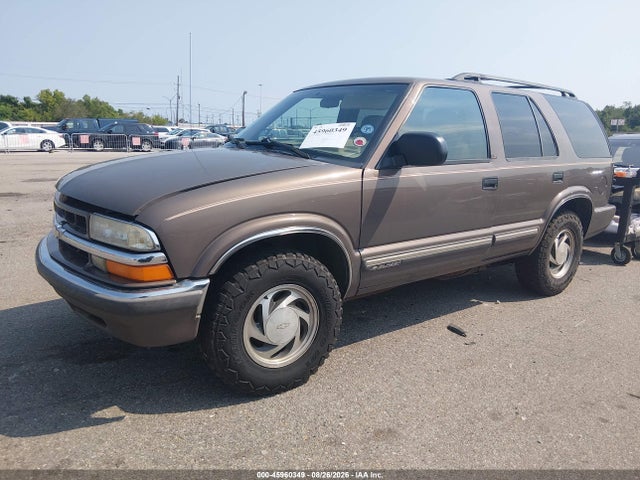 45960349 :رقم المزاد ، 1GNDT13WXY2284582 vin ، 2000 Chevrolet Blazer مزاد بيع