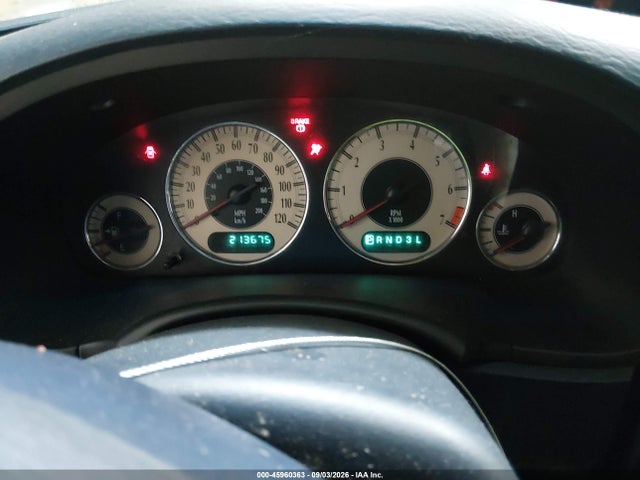 2002 Chrysler Town & Country Limited მანქანა იყიდება აუქციონზე, vin: 2C8GT64L42R696981, აუქციონის ნომერი: 45960363