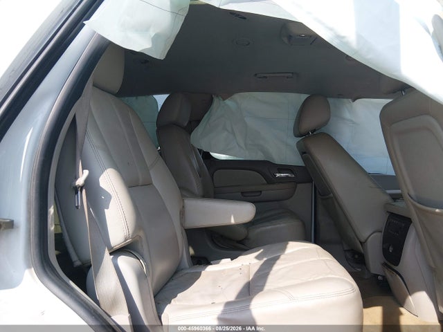 Продажа на аукционе авто 2011 Chevrolet Tahoe Lt, vin: 1GNSKBE06BR225083, номер лота: 45960366