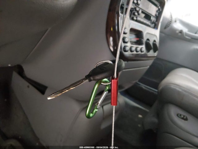 Продажа на аукционе авто 1998 Chrysler Town & Country Lxi, vin: 1C4GP64L5WB643636, номер лота: 45960368