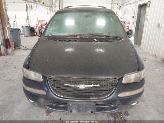 Продажа на аукционе авто 1998 Chrysler Town & Country Lxi, vin: 1C4GP64L5WB643636, номер лота: 45960368