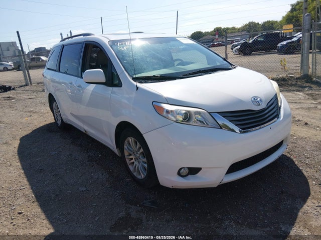 Продажа на аукционе авто 2013 Toyota Sienna Xle V6 8 Passenger, vin: 5TDYK3DC4DS335185, номер лота: 45960419