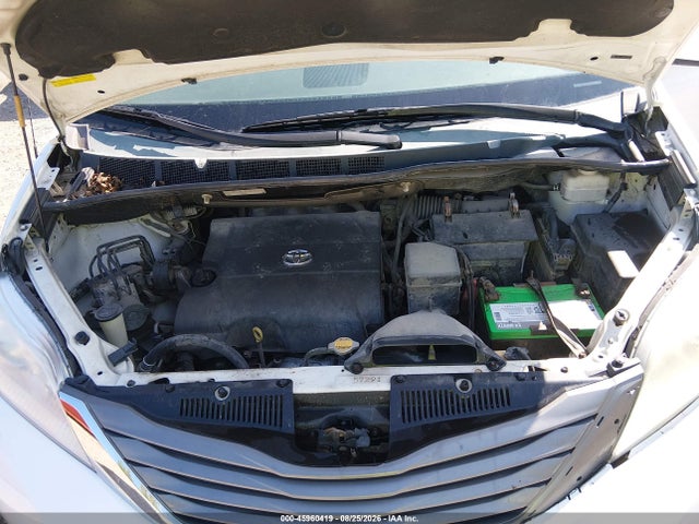 Продажа на аукционе авто 2013 Toyota Sienna Xle V6 8 Passenger, vin: 5TDYK3DC4DS335185, номер лота: 45960419