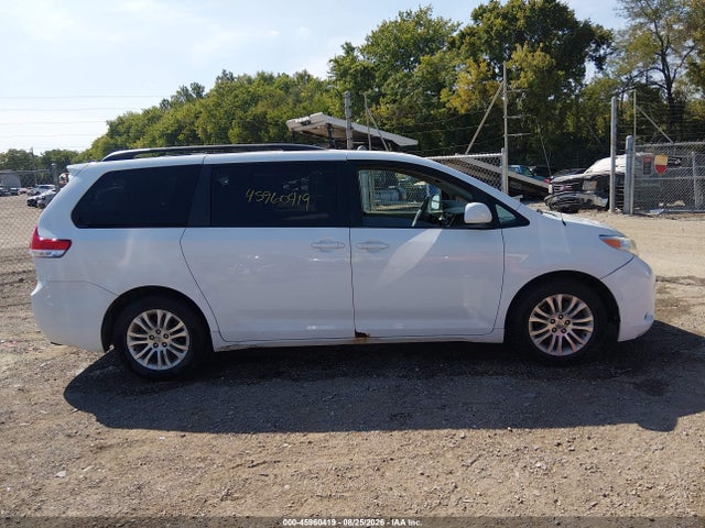 Продажа на аукционе авто 2013 Toyota Sienna Xle V6 8 Passenger, vin: 5TDYK3DC4DS335185, номер лота: 45960419