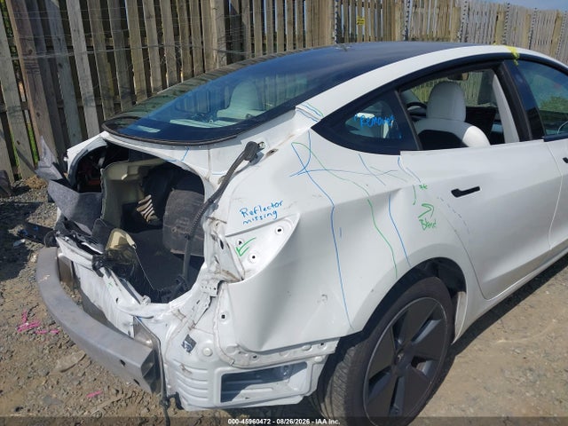 Продажа на аукционе авто 2021 Tesla Model 3 Standard Range Plus Rear-wheel Drive, vin: 5YJ3E1EA1MF030072, номер лота: 45960472
