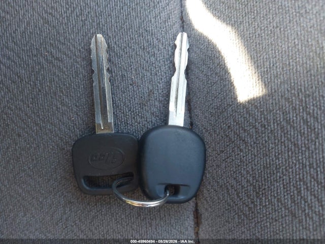 45960494 :رقم المزاد ، 4T1BG22K5YU997611 vin ، 2000 Toyota Camry Ce مزاد بيع
