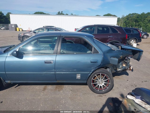 45960494 :رقم المزاد ، 4T1BG22K5YU997611 vin ، 2000 Toyota Camry Ce مزاد بيع