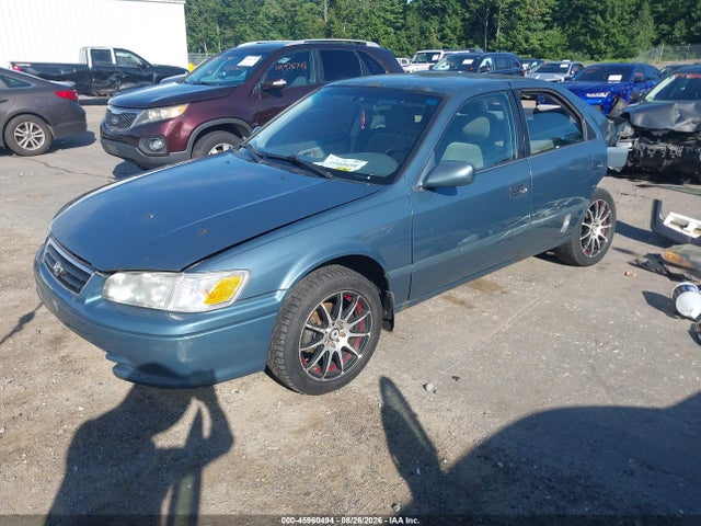 45960494 :رقم المزاد ، 4T1BG22K5YU997611 vin ، 2000 Toyota Camry Ce مزاد بيع
