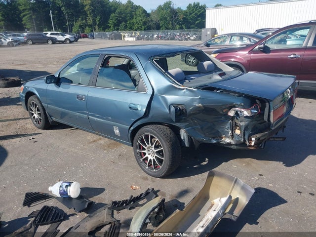 45960494 :رقم المزاد ، 4T1BG22K5YU997611 vin ، 2000 Toyota Camry Ce مزاد بيع