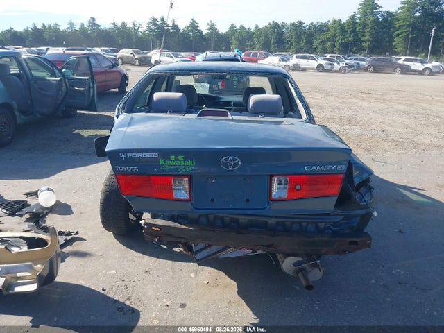 45960494 :رقم المزاد ، 4T1BG22K5YU997611 vin ، 2000 Toyota Camry Ce مزاد بيع