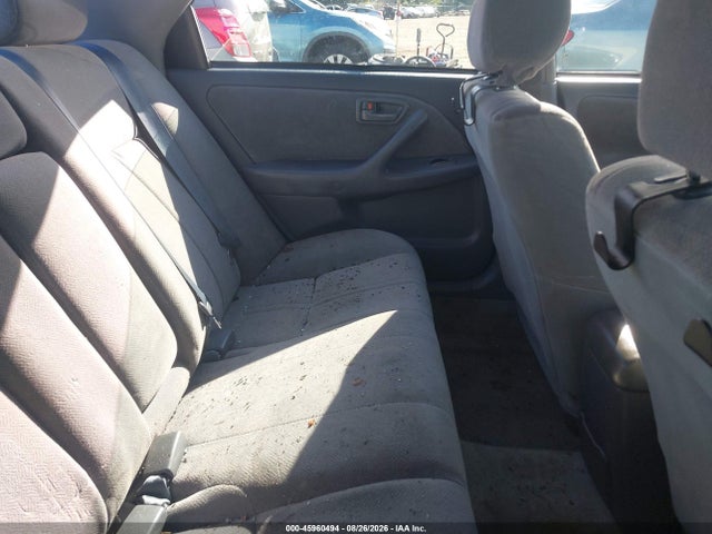 45960494 :رقم المزاد ، 4T1BG22K5YU997611 vin ، 2000 Toyota Camry Ce مزاد بيع